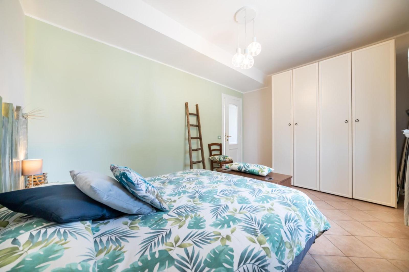 Chez Elle Apartment อิมเปรีอา ห้อง รูปภาพ