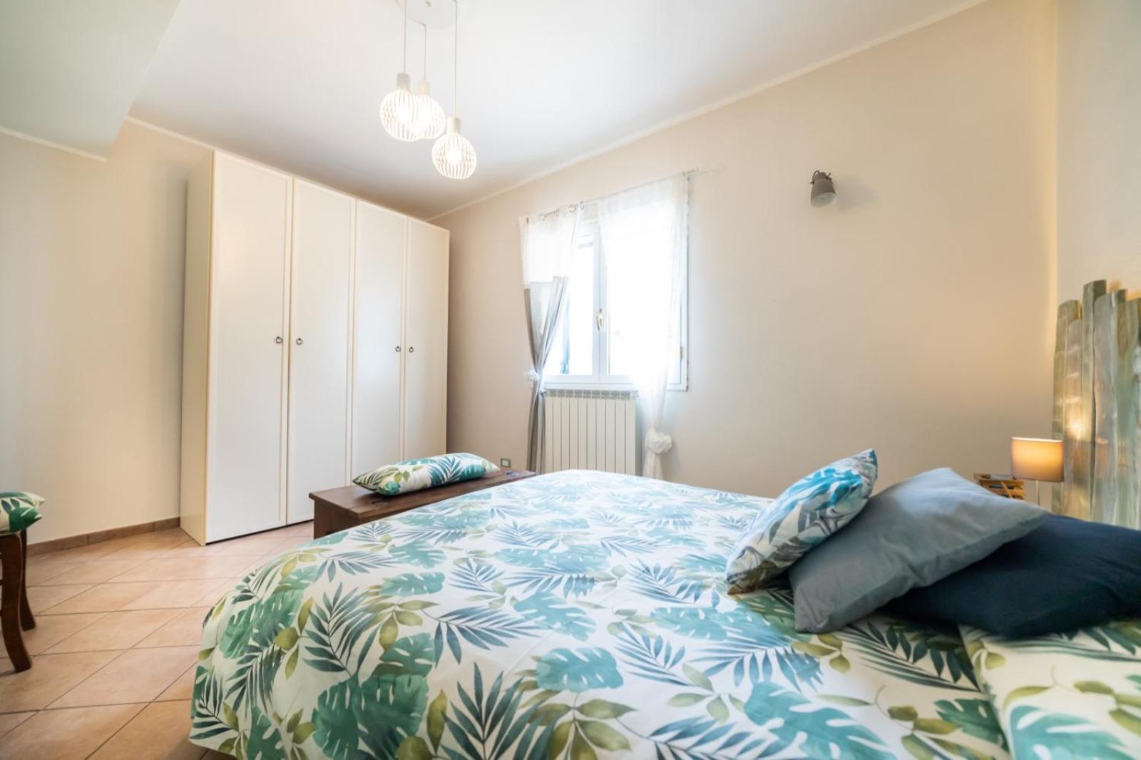 Chez Elle Apartment อิมเปรีอา ห้อง รูปภาพ